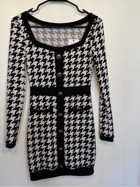 Black & White Houndstooth Button-Front Knit Dress